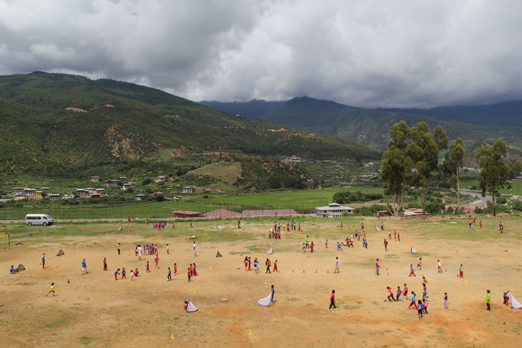 【Bhutan】J-League club football uniforms for the children in Bhutan!4