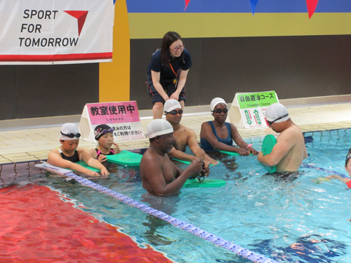 Swimming one-point Lesson, Interaction between Foreign Children and Japanese Local Children3