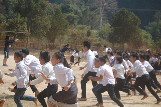 【Laos】Holding Sports Events at Primary Schools in Laos, Donating Sports Equipment2
