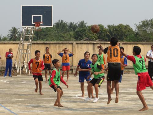 カンボジア中学校体育科教育指導要領作成支援1