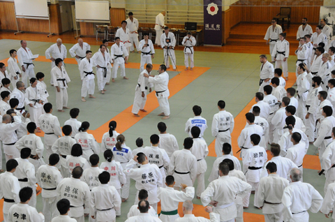Support for Foreign Judo Practitioners by Kodokan2