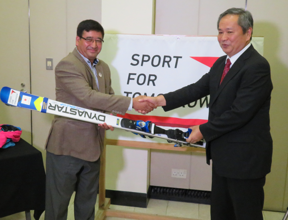 【Nepal】Donating Ski Equipment to the Nepal Ski Association1