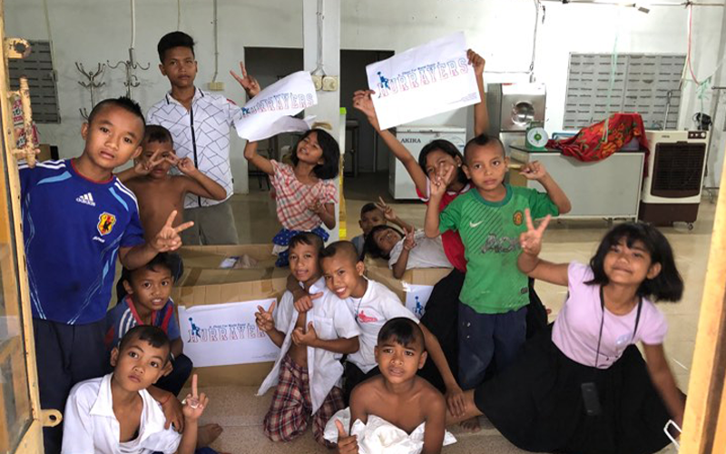 カンボジア・バッタンバンの孤児院への運動着提供4