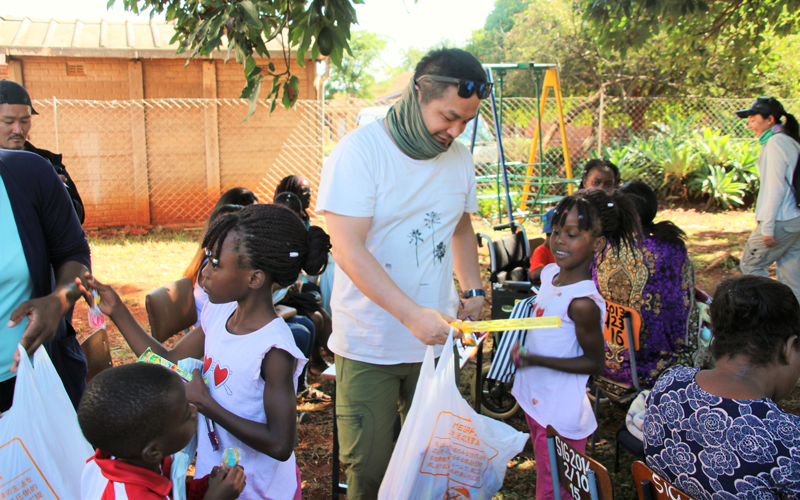 “Let’s Drive the World”: Sports Connect Children in Japan and Africa2